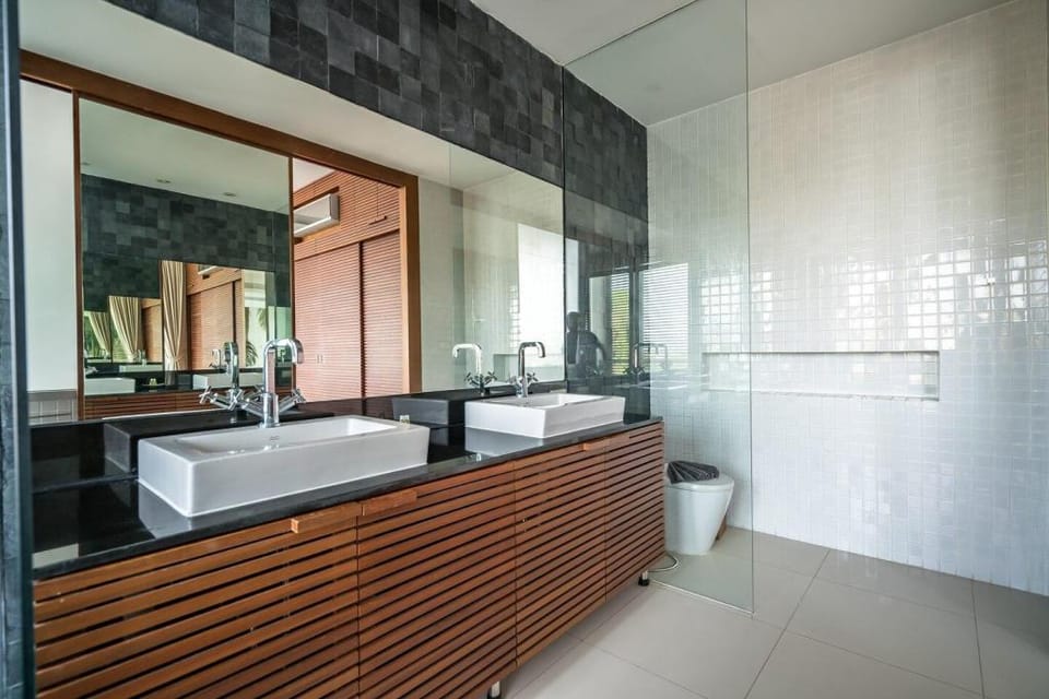 Spacious 3br apartment with private pool in Surin Apartment in Choeng Thale