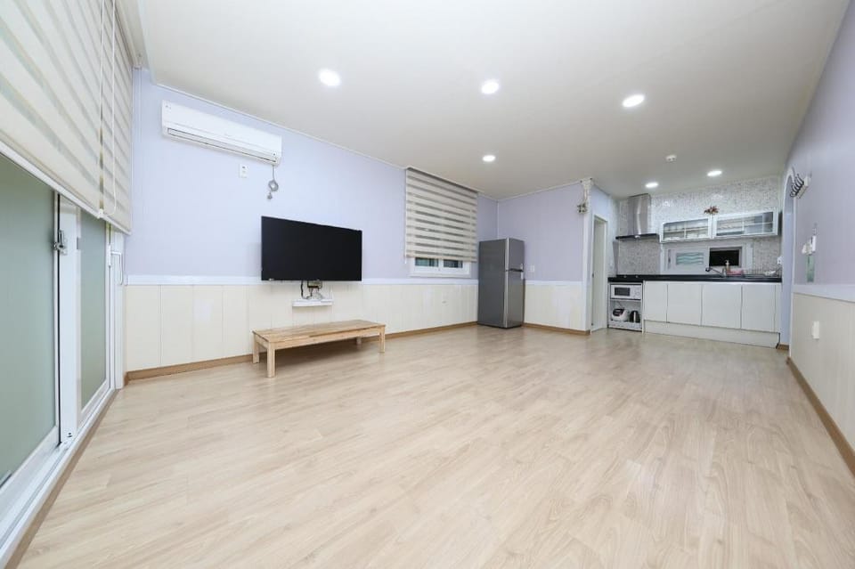 Daecheon Julgyeochatgi Pension Bed and Breakfast in South Korea