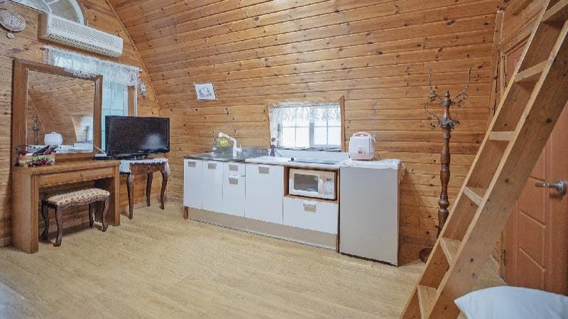 Anmyeondo Tamarind Pension Bed and Breakfast in South Korea