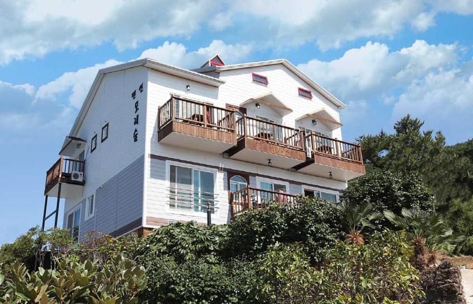Geojae Moraesoop Pension Bed and Breakfast in South Korea