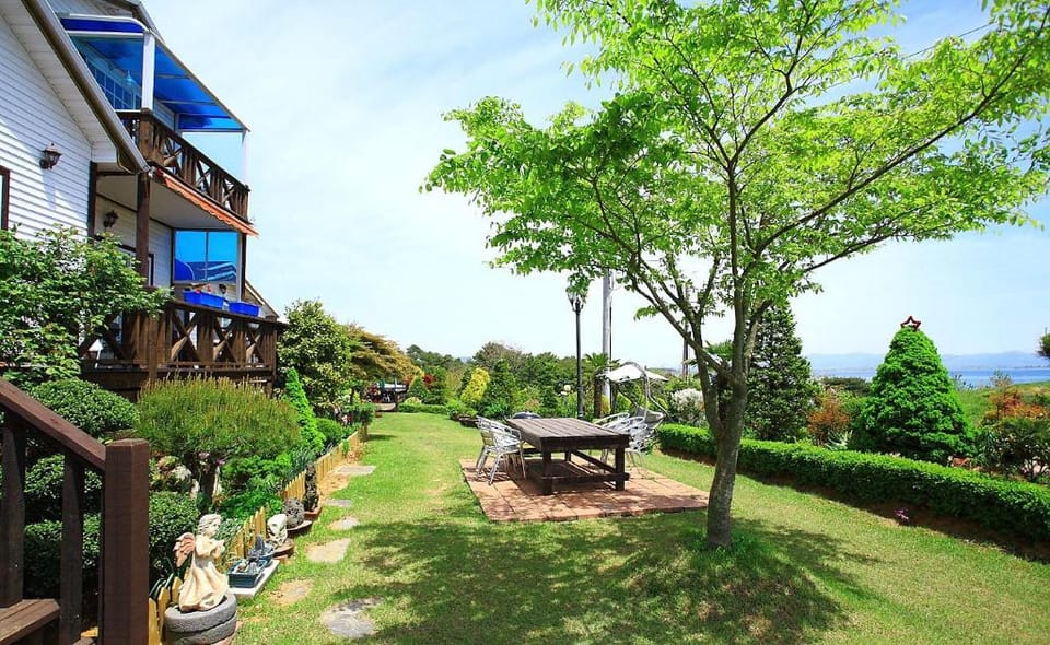 Anmyeondo Dream Pension Bed and Breakfast in South Korea