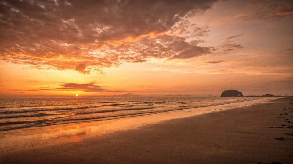 taean gallary pension Bed and Breakfast in South Korea