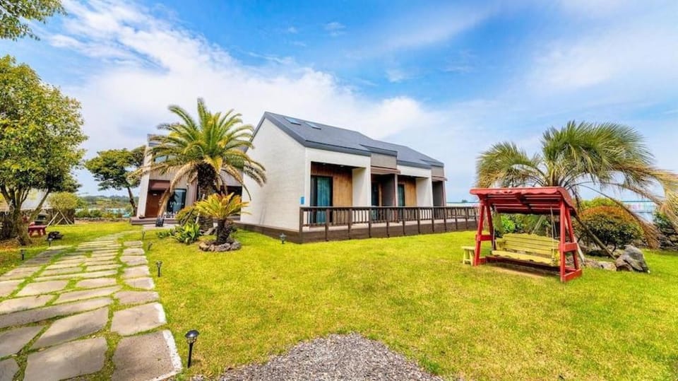 Jeju batdol guesthouse Hotel in South Korea
