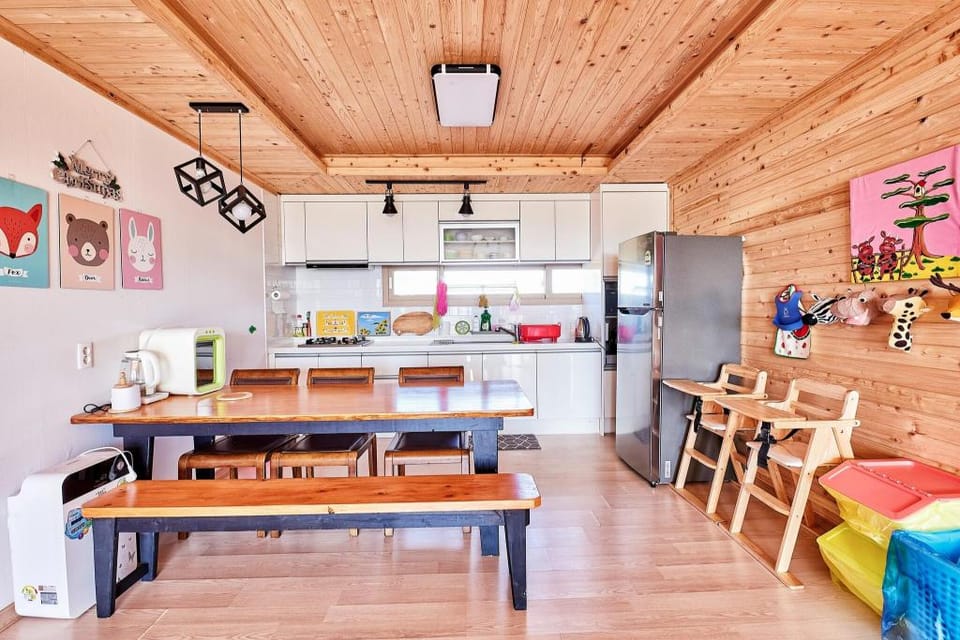 jejue momulda kids pension Bed and Breakfast in South Korea
