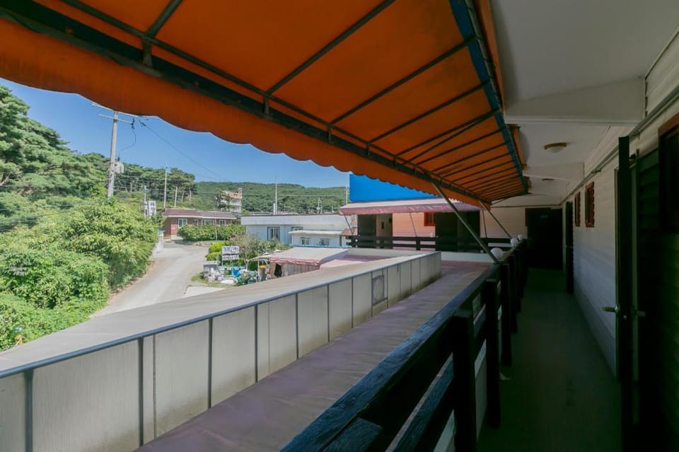 Anmyeondo Gaeulbada pension Bed and Breakfast in South Korea