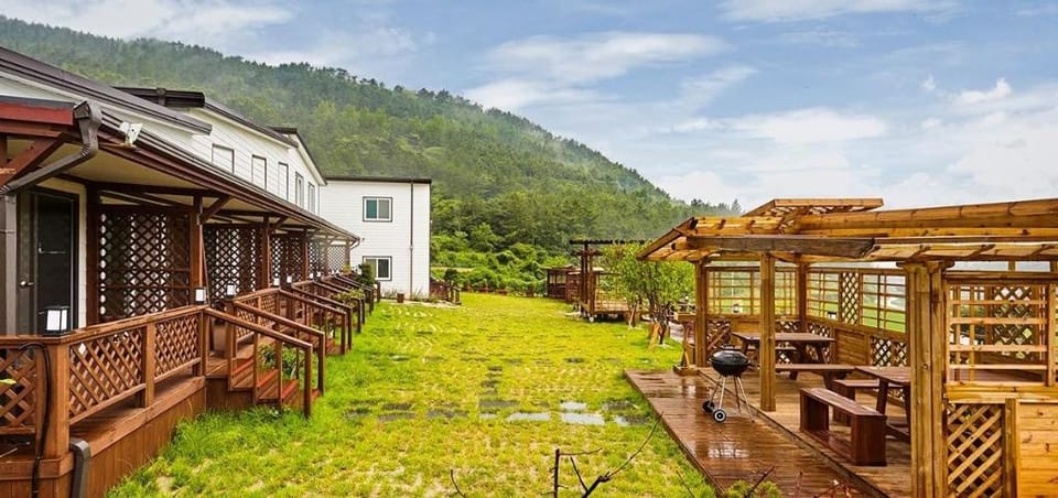 Namhae wooyeongwa inyeon pension wooyeonjeom Bed and Breakfast in South Korea