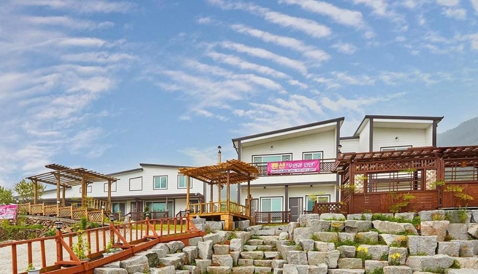 Namhae wooyeongwa inyeon pension wooyeonjeom Bed and Breakfast in South Korea