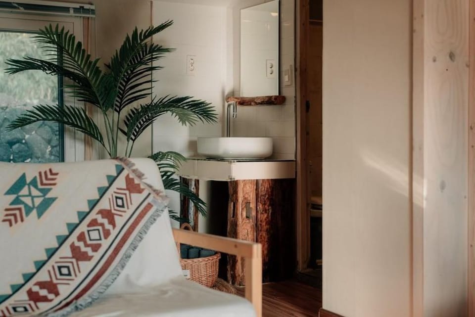 Jeju pension doldamnomo jip doldamjeom Bed and Breakfast in South Korea