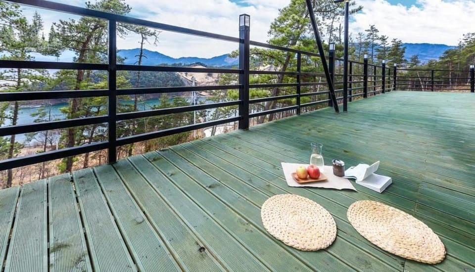 jirisan hosu resort Bed and Breakfast in South Korea