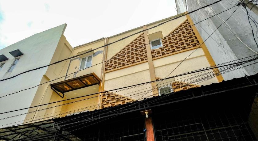 Cendrawasih Residence Mitra RedDoorz Apartment in Jakarta