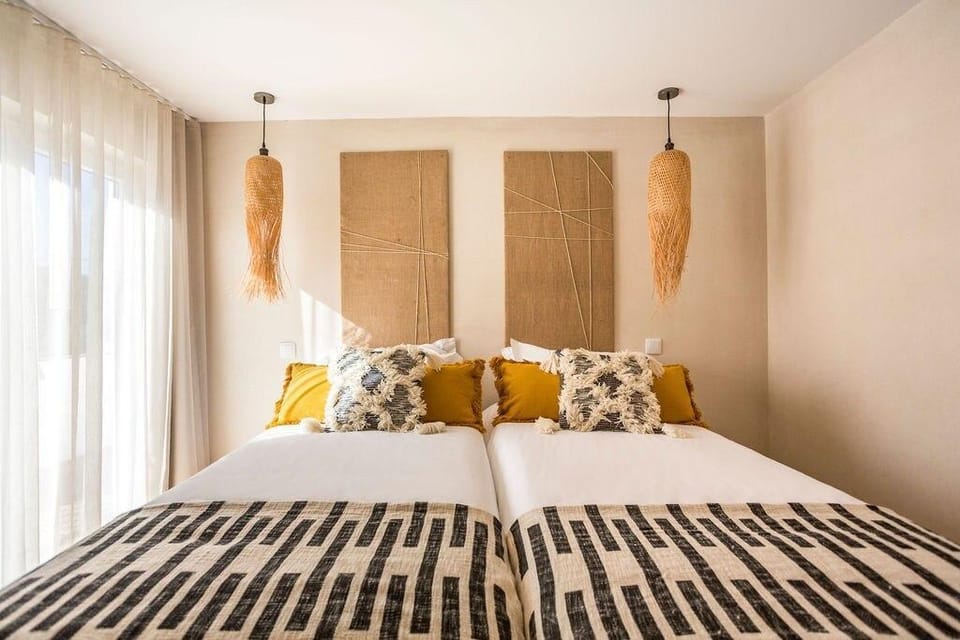 SEA´YA Family Surf Houses - Villa Cresmina Vacation rental in Cascais
