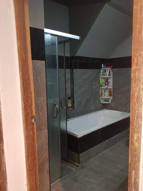 Jatujak Twin Fan 9 Apartment in Bangkok