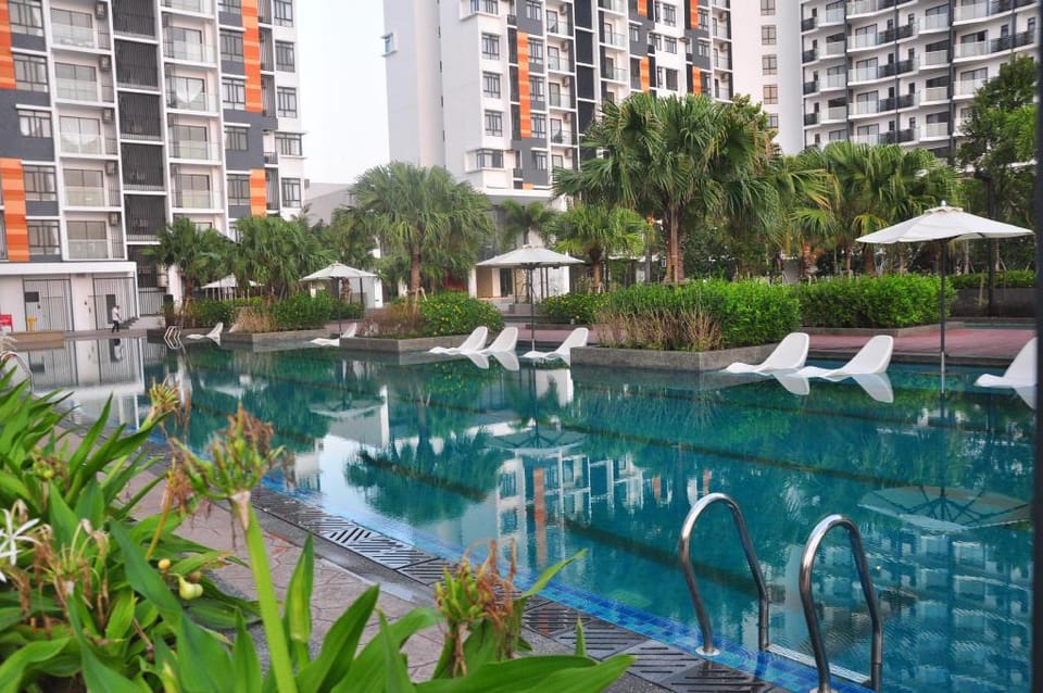 Timurbay Suite High Level Netflix,Wifi, SofaBed.  Apartment in Terengganu, Malaysia
