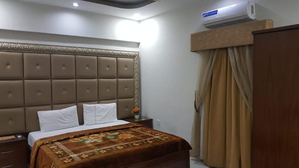 Lavish inn Guest House Hotel in Karachi