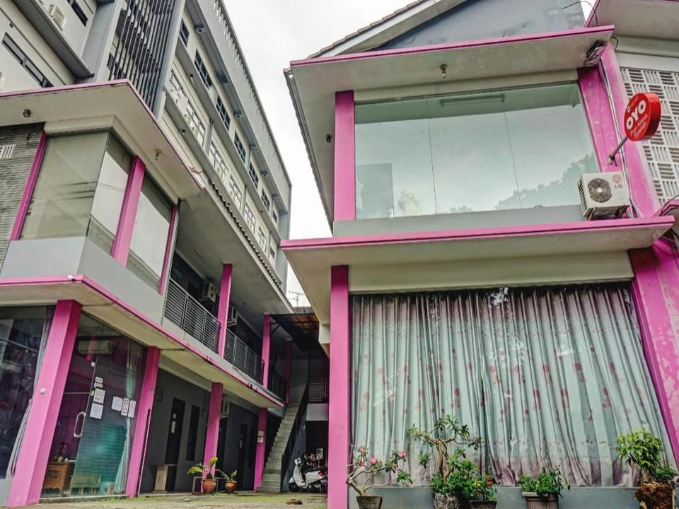 OYO 90187 Puri Allisa Syariah Hotel in Indonesia