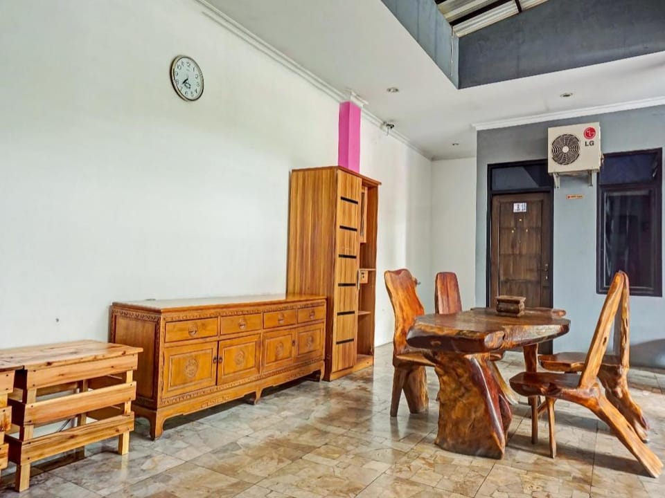 OYO 90187 Puri Allisa Syariah Hotel in Indonesia