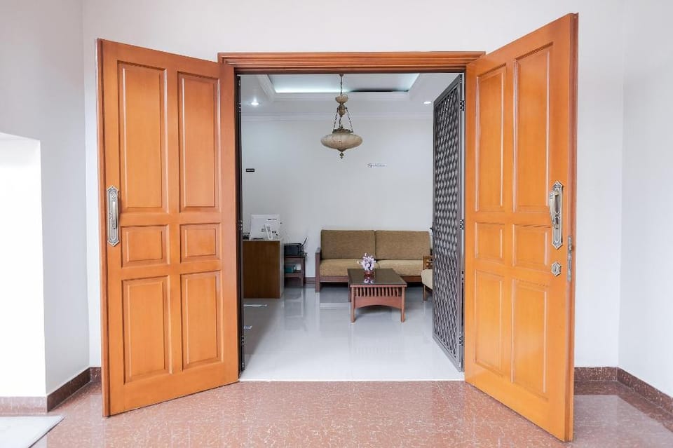wisma delapan Mitra RedDoorz Hotel in South Jakarta City