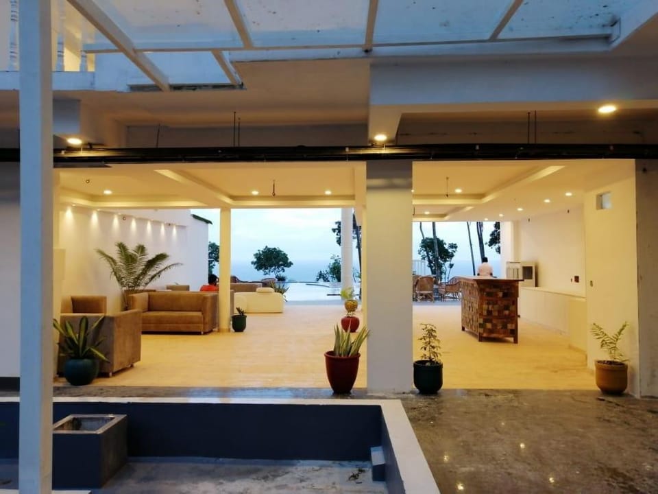 Elixir Cliff Beach Resort and Spa Hotel in Varkala