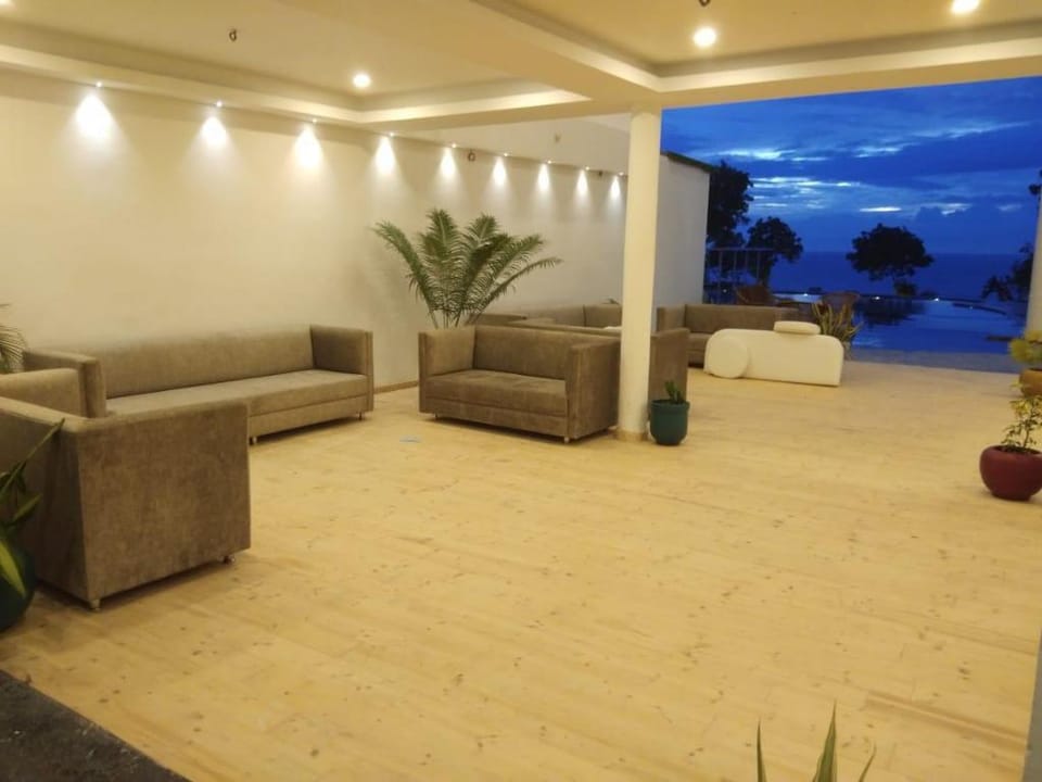 Elixir Cliff Beach Resort and Spa Hotel in Varkala