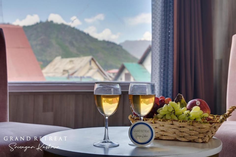 Hotel Iconic Suite - Near Delhi Airport Hotel in New Delhi