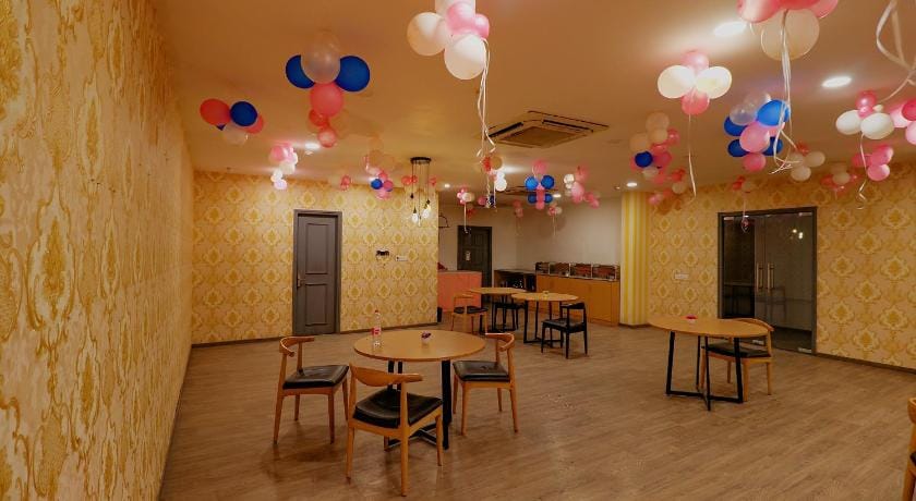Via Chattarpur Enclave Hotel in New Delhi