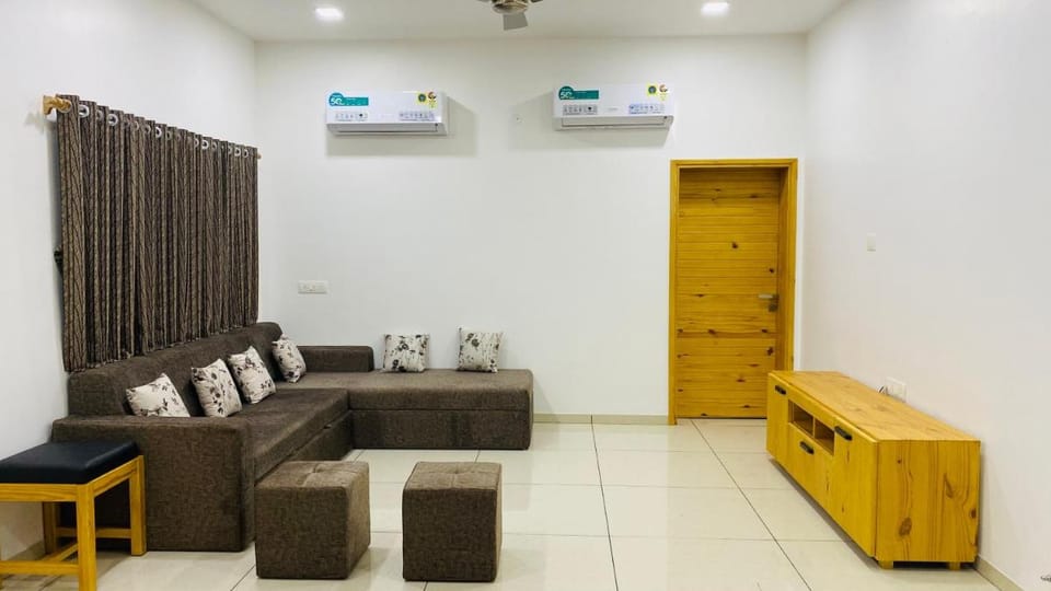 Villa Hillside  Villa in Gujarat