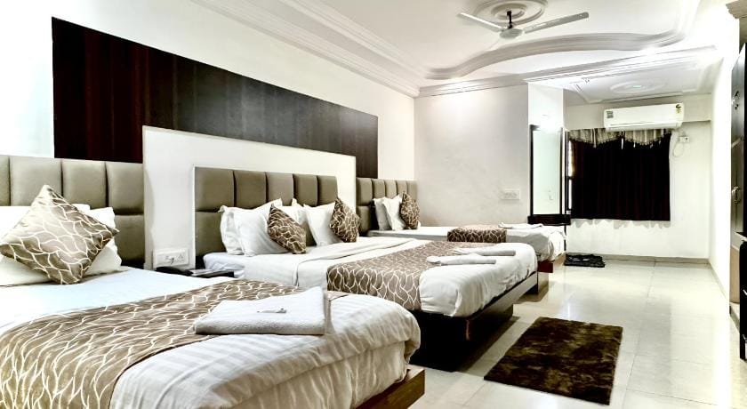 Hotel Dev Palace Hotel in Ahmedabad