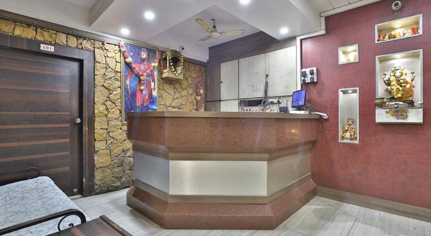 Hotel Dev Palace Hotel in Ahmedabad