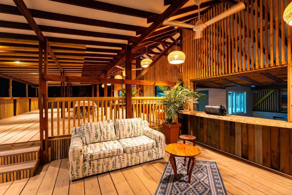 Beach House Beau Vallon Bed and Breakfast in Africa