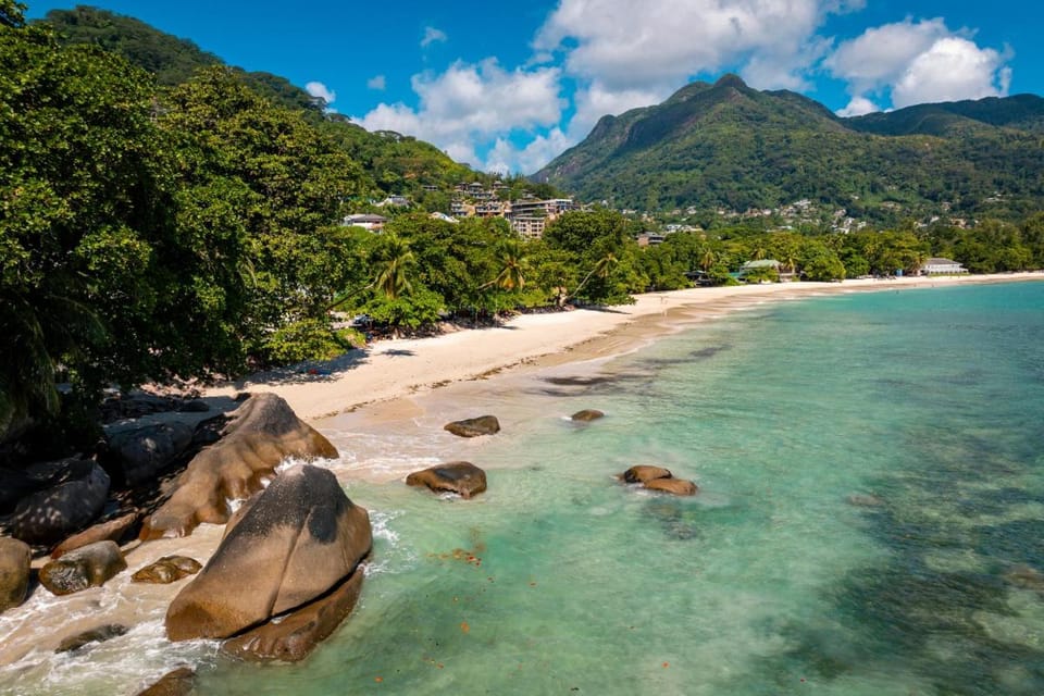 Beach House Beau Vallon Bed and Breakfast in Africa