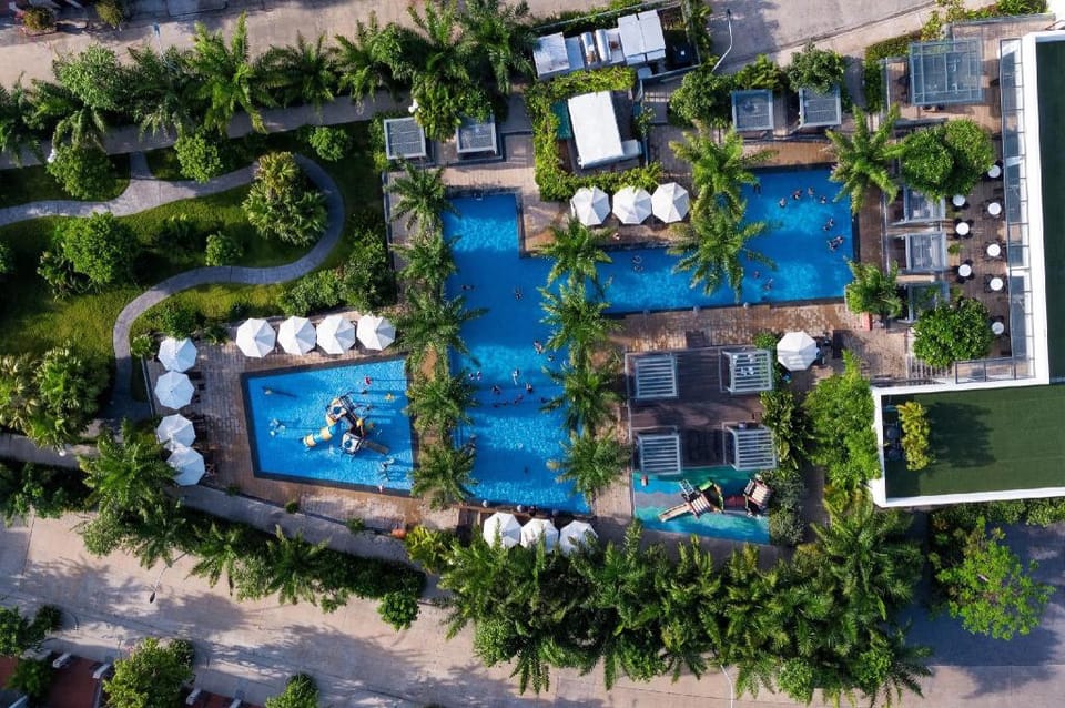 Quyen Linh Villa Rerort Ha Long Villa in Laos