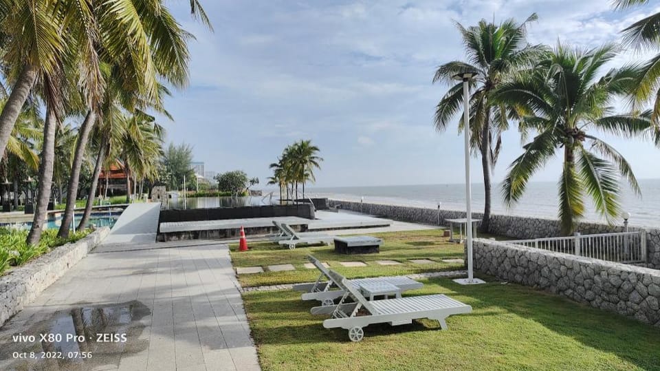 Hua Hin Boathouse Spacious 1-BR, 15,000 sqm pools Apartment in Hua Hin District