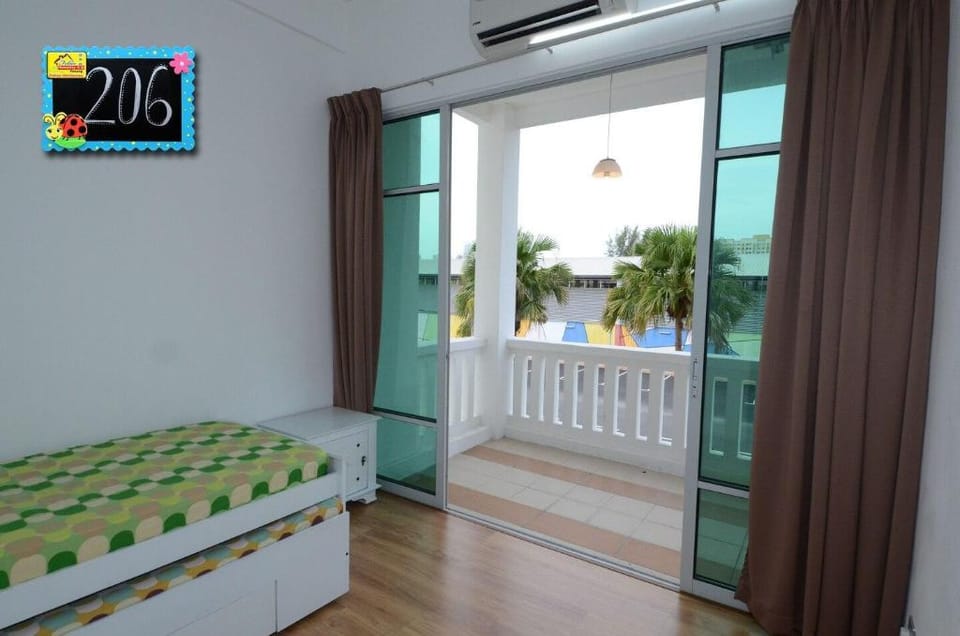 Near Gurney 3-Storey Event Hse by Felice Homestay Vacation rental in Tanjung Bungah