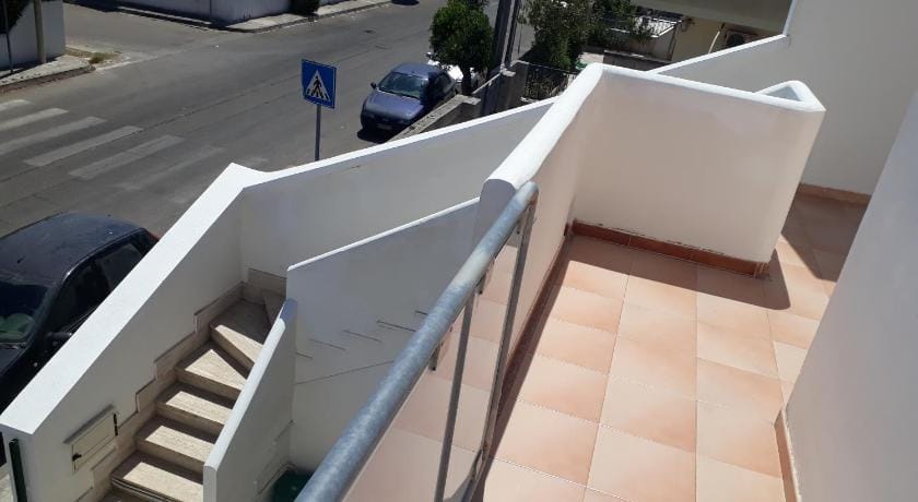 Charming Holiday Home Near The Beach With A Terrace Parking Available, Pets Apartment in Apulia
