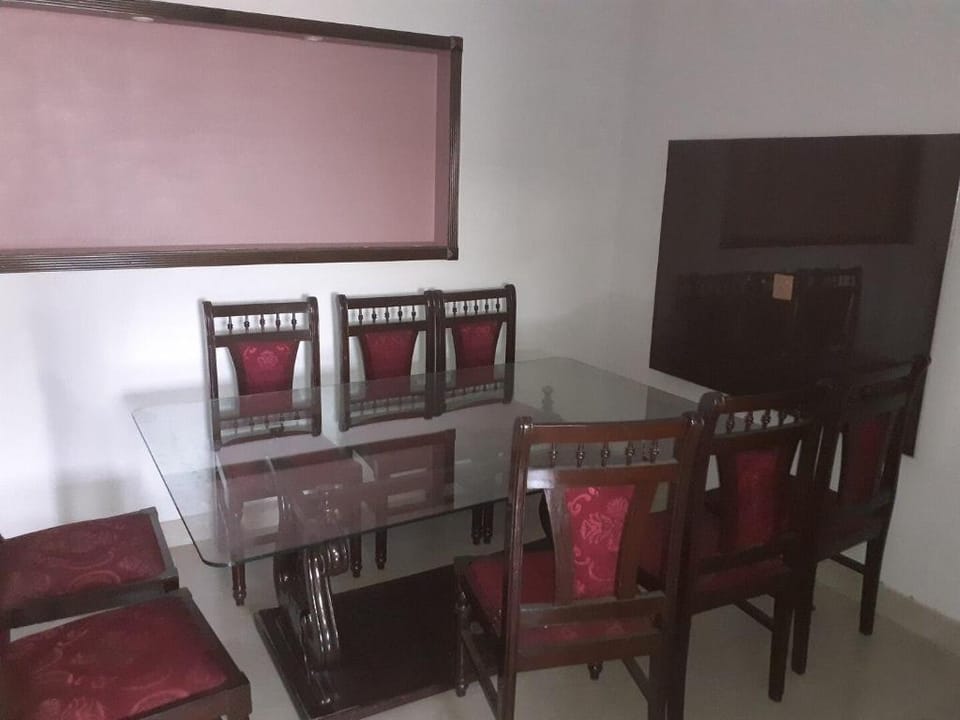 Luxurious House with affordable price Vacation rental in Lahore