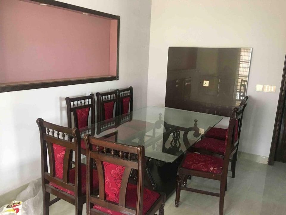 Comfortable stay with affordable price Vacation rental in Lahore