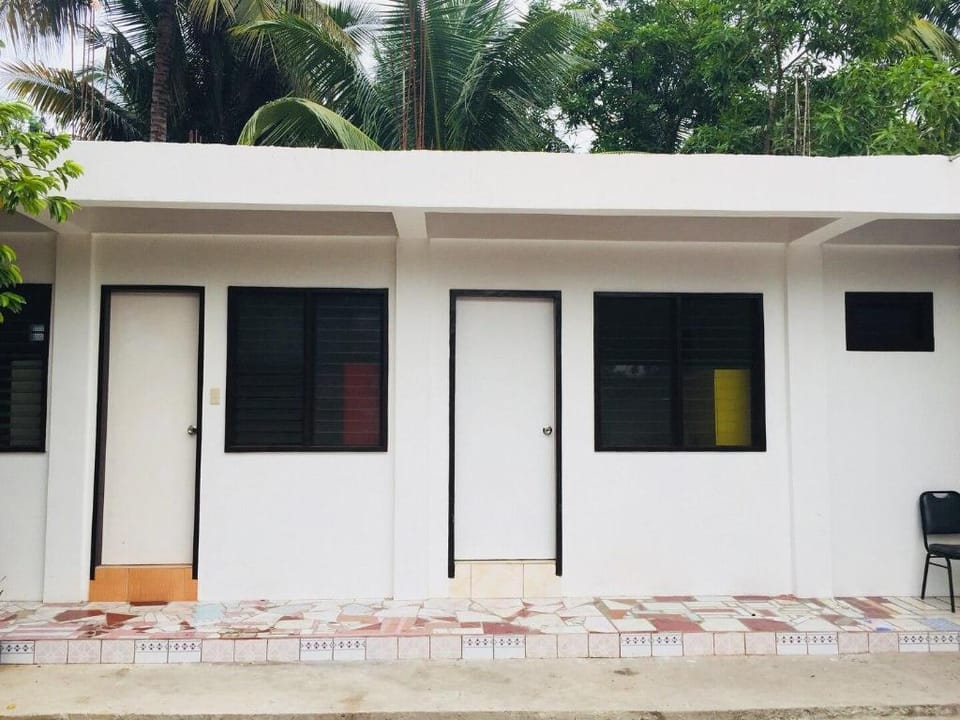Floros Place Affordable Room 2 with Aircon  Vacation rental in Cagayan de Oro