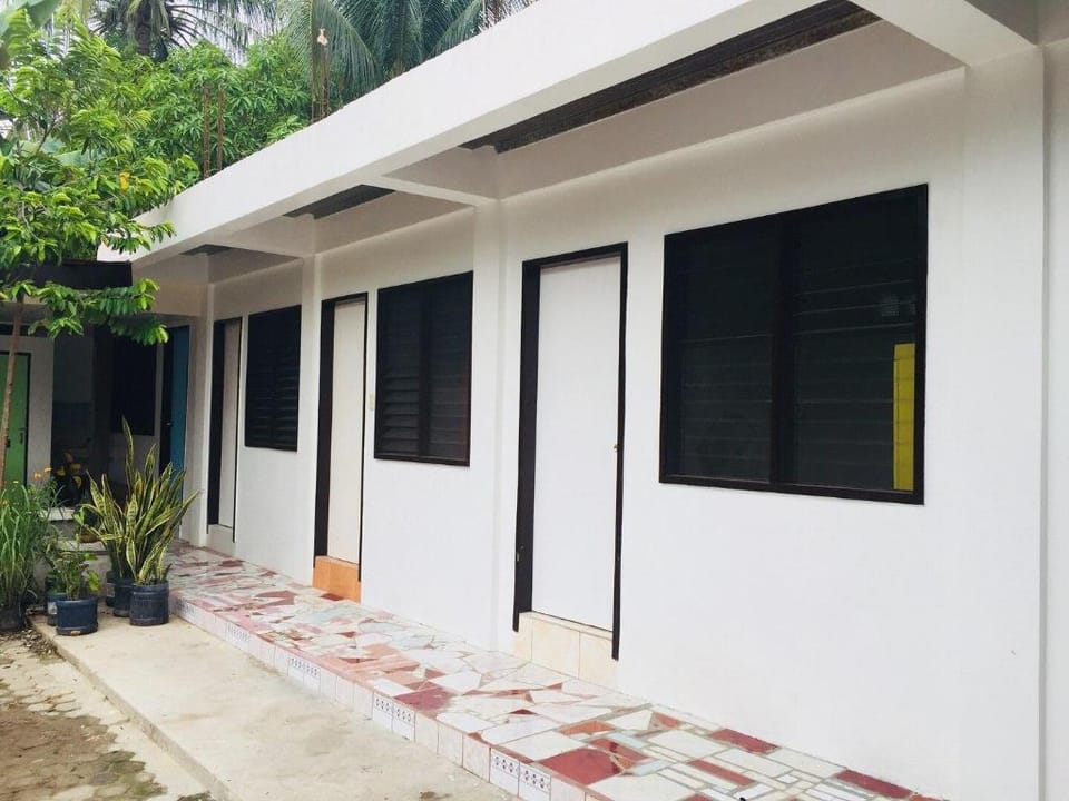 Floros Place Affordable Room 2 with Aircon  Vacation rental in Cagayan de Oro