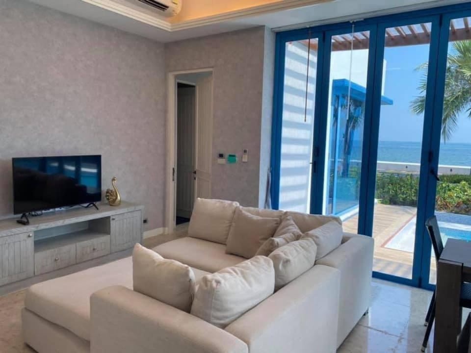 Pool Villa The Crest Santora Huahin (Villa No.5) Villa in Hua Hin District
