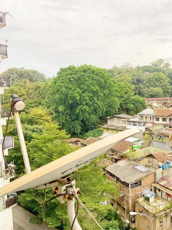 Punya View Keceh dalamnya bikin Betah 2BR Bandung Apartment in Bandung