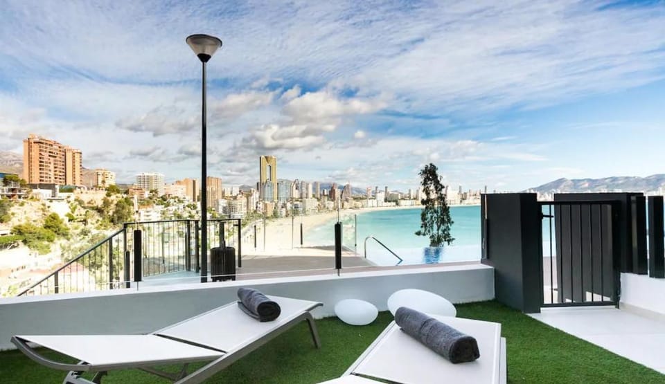 Luxury Apartment with pool by Poniente beach! Apartment in Benidorm