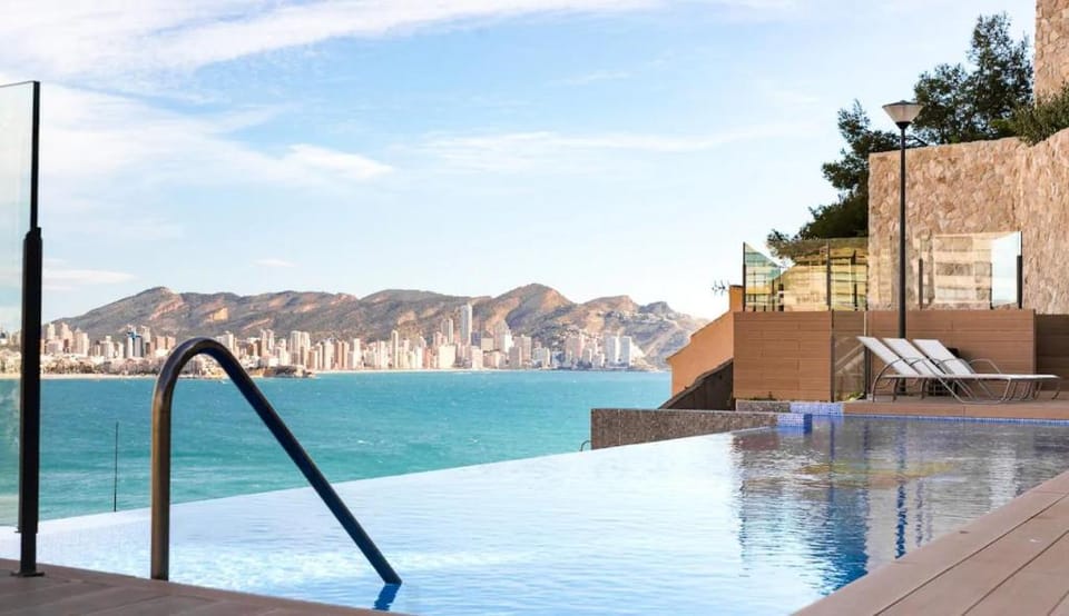 Luxury Apartment with pool by Poniente beach! Apartment in Benidorm