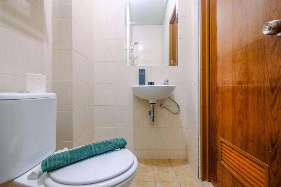 Compact & Relaxing Studio at Dave Apt By Travelio Apartment in Jakarta