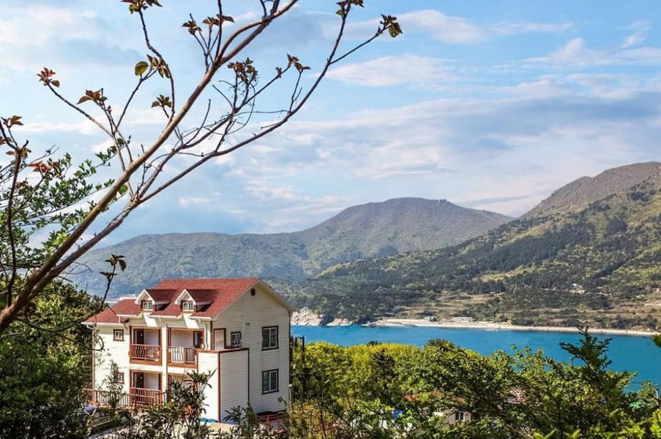 Geoje Chungsol Bed and Breakfast in South Korea