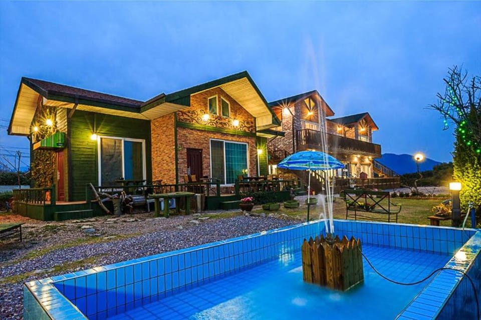 Sky sea pension Bed and Breakfast in South Korea