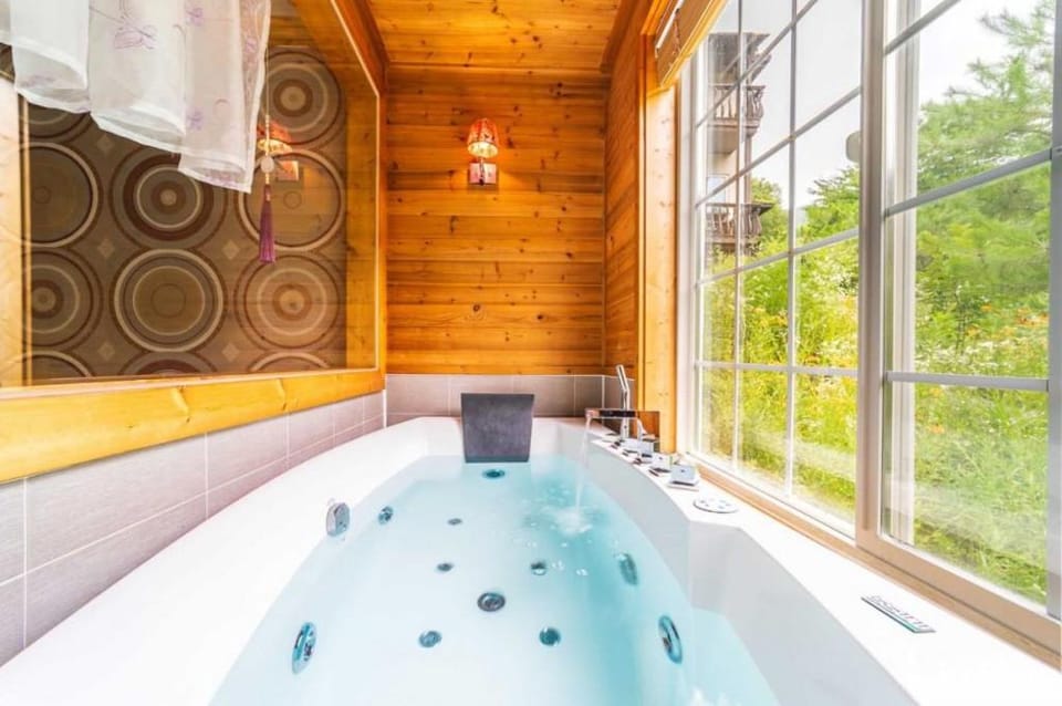 Yangpyung Lavin Pension Bed and Breakfast in Gyeonggi-do