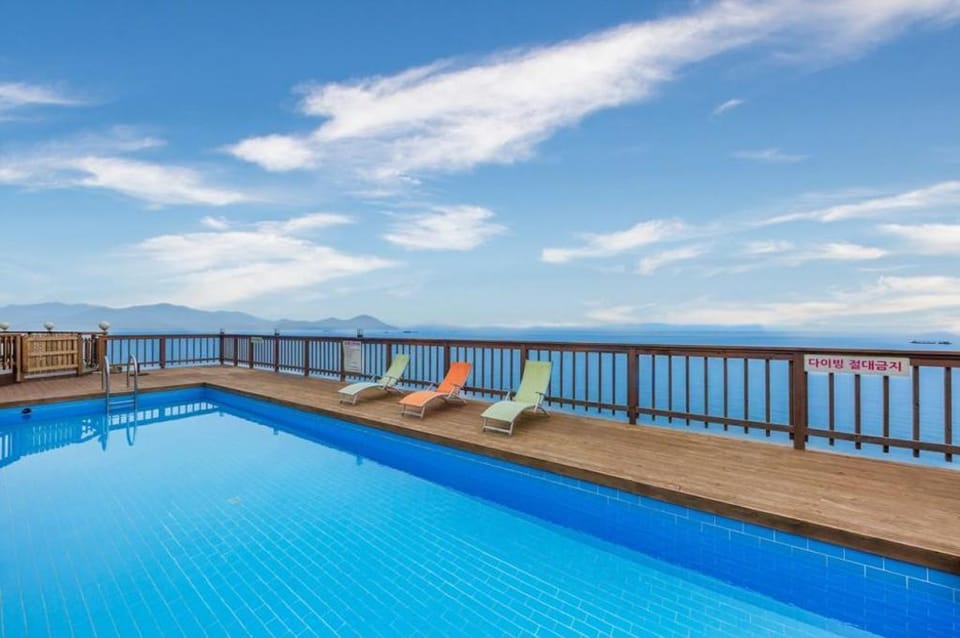 Geoje The Hue Pension Apartment in South Korea