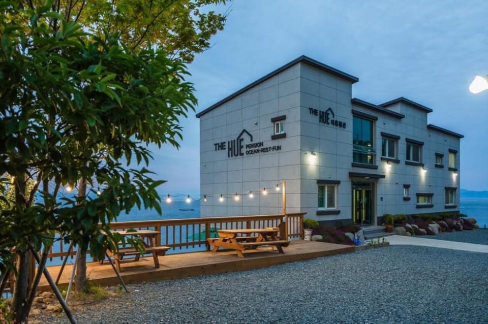 Geoje The Hue Pension Apartment in South Korea