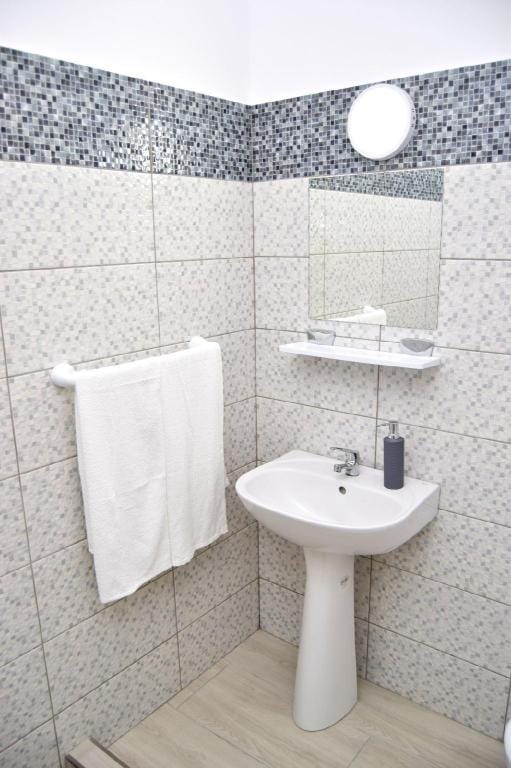 Hotel Road Rooms Apartment in Bucharest