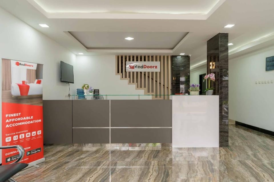 RedDoorz Plus near Eka Hospital BSD 5 Hotel in West Java